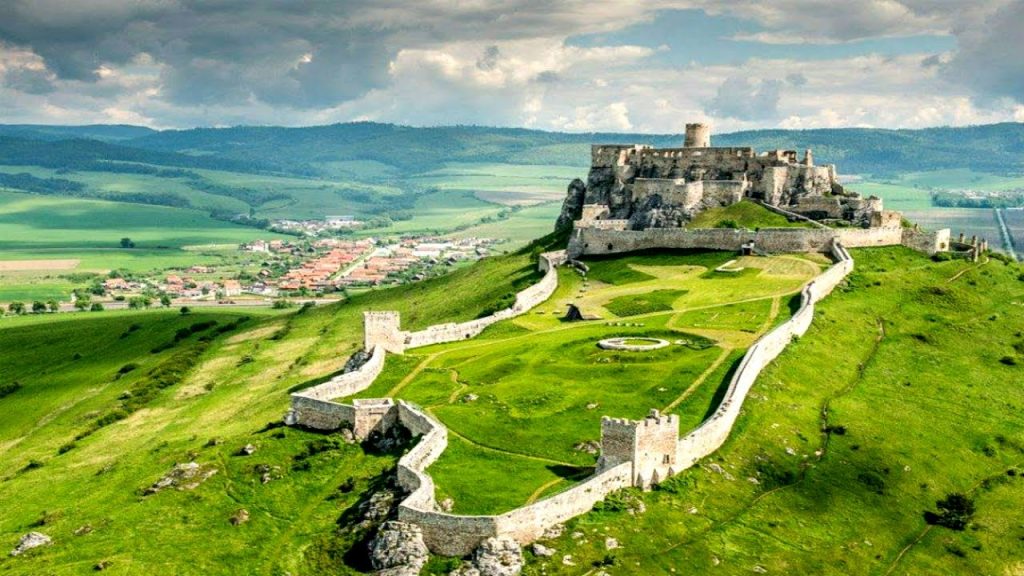 замок-град-словакия-природа-руины