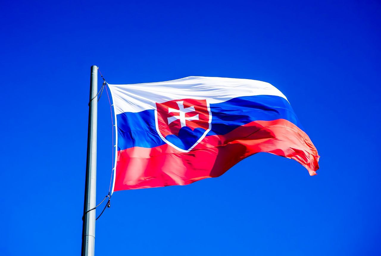 флаг-словакия