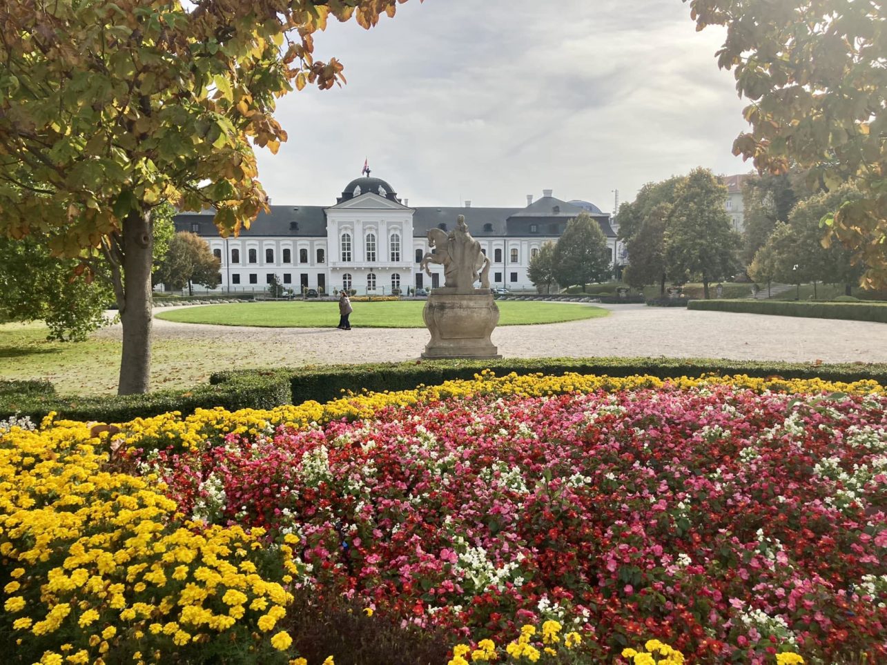 Президентский сад в Братиславе. Фото Фото Grassalkovichova - Prezidentská záhrada