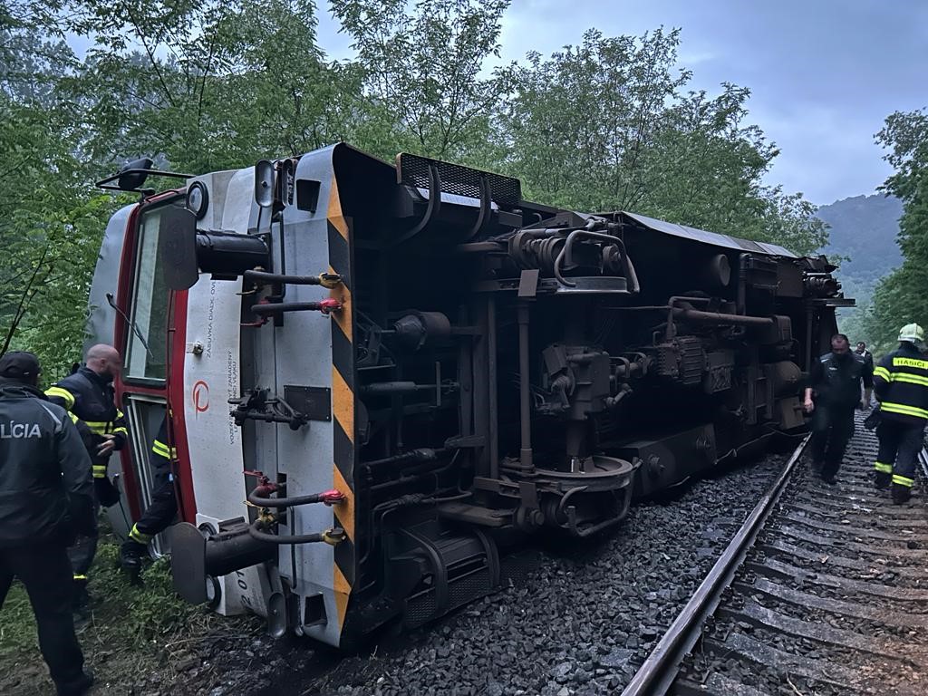 Крушение поезда возле Римавска-Соботы. Фото министерства внутренних дел Словакии