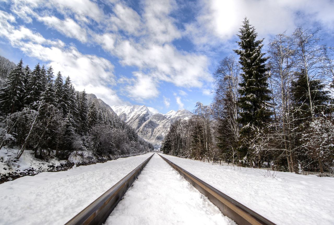 Железная дорога зимой. Фото Pixabay