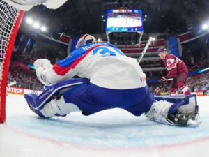 Матч сборных Словакии и Латвии на чемпионате мира по хоккею 2025 года в Стокгольме. Фото IIHF