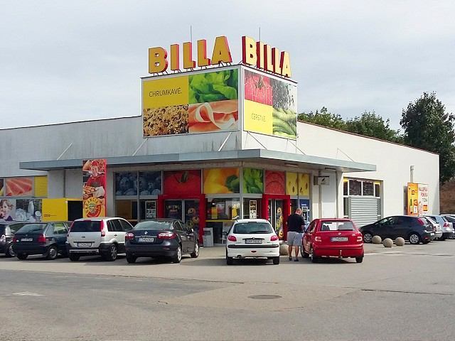 Супермаркет Billa на улице Спартаковской в Трнаве. Фото Trnavský hlas